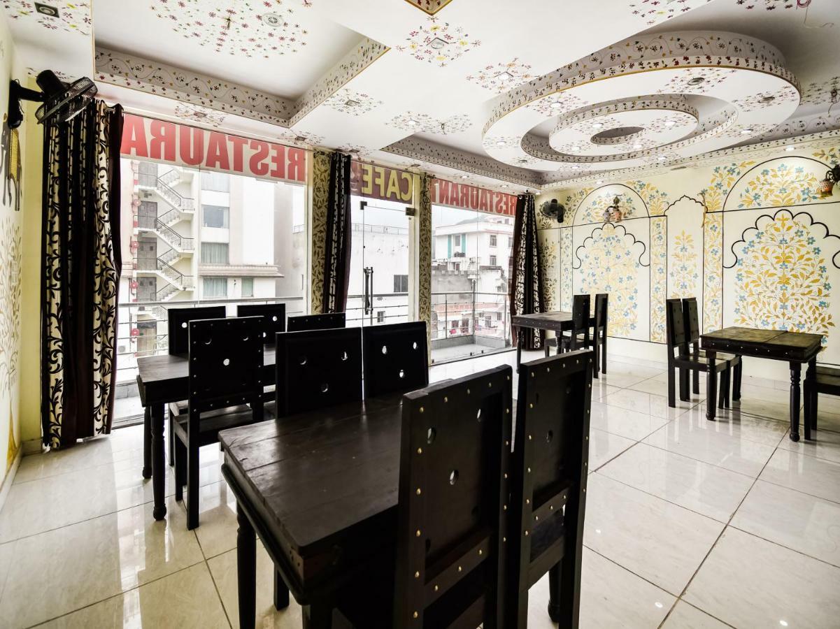 โอโย 48665 เกสร พาเลซ Hotel Amer ภายนอก รูปภาพ