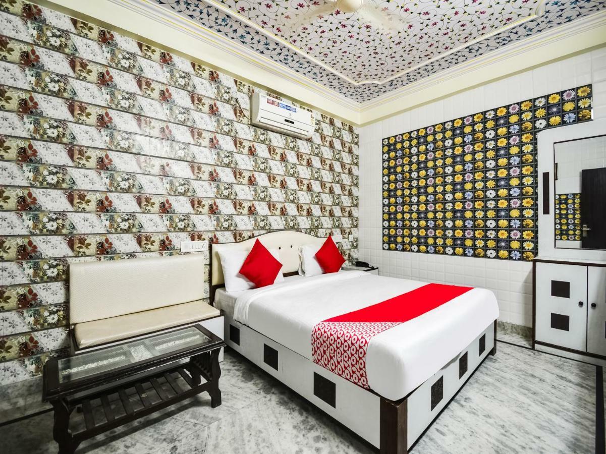 โอโย 48665 เกสร พาเลซ Hotel Amer ภายนอก รูปภาพ