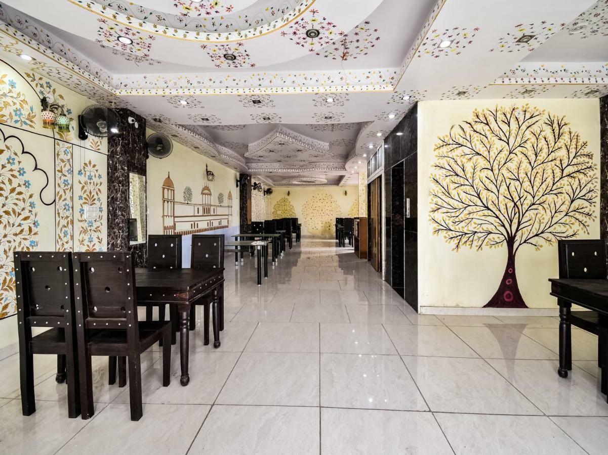 โอโย 48665 เกสร พาเลซ Hotel Amer ภายนอก รูปภาพ
